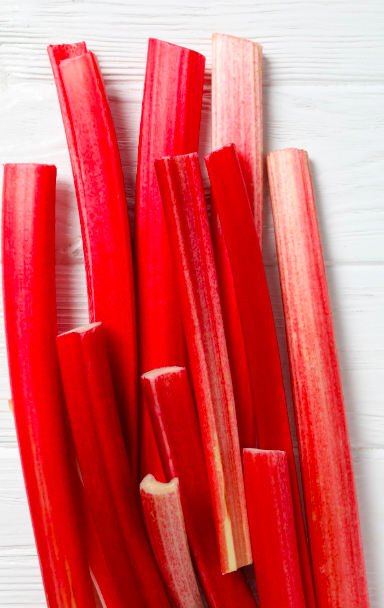 Rhum arrangé rhubarbe fraise