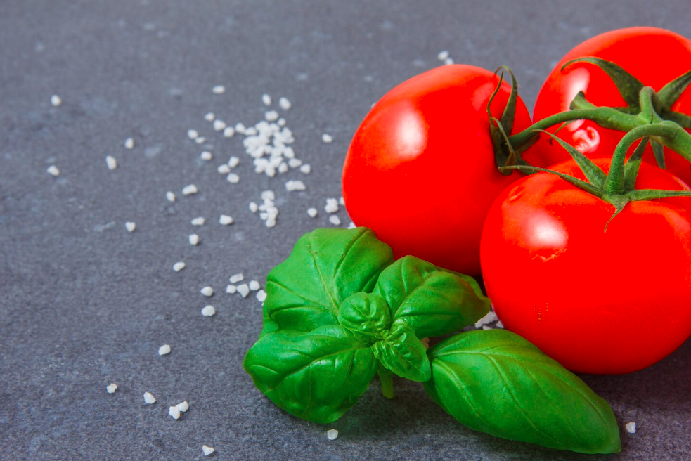 Rhum arrangé tomates cerises basilic